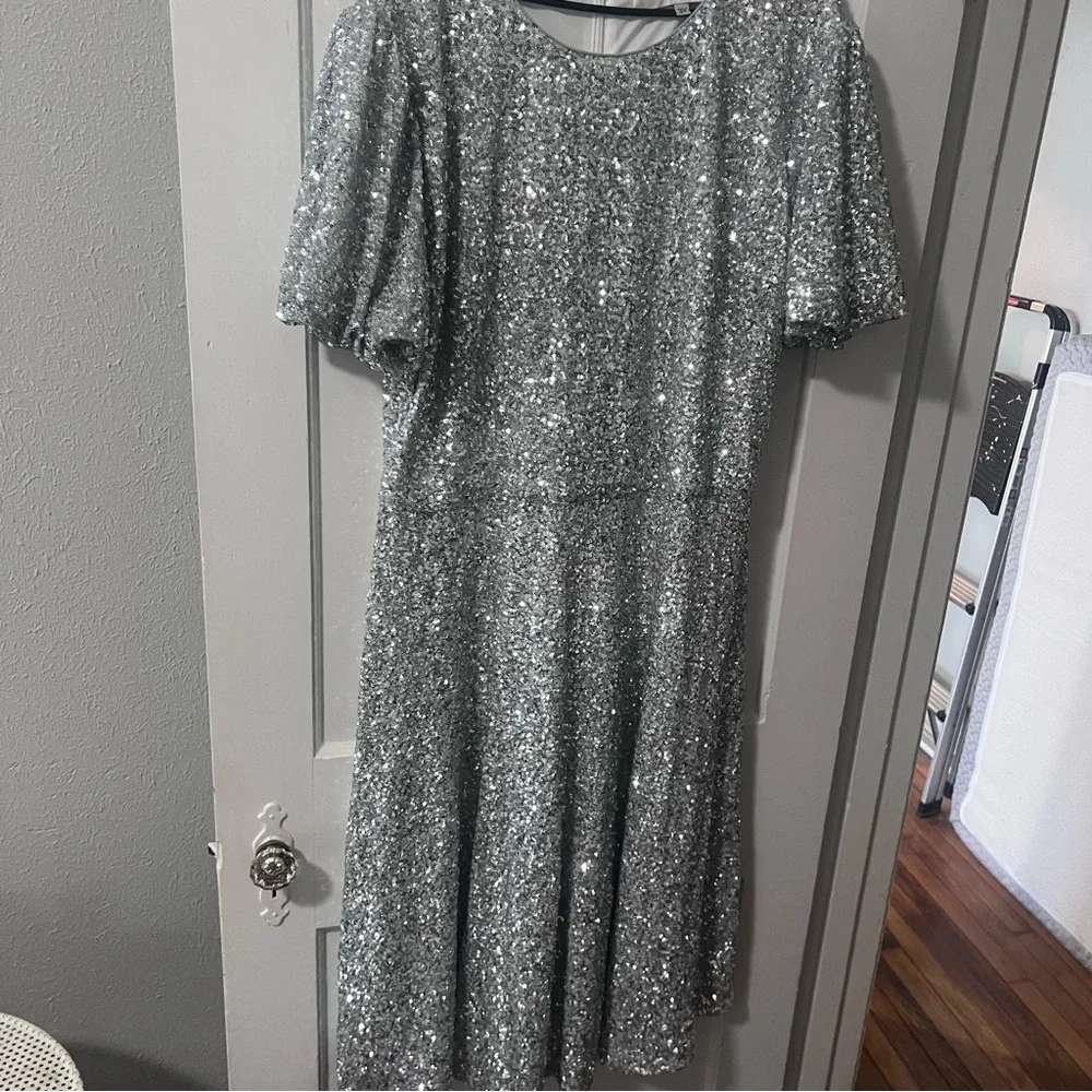 JessaKae Silver Sequin Midi Dress - Picture 5 of 6